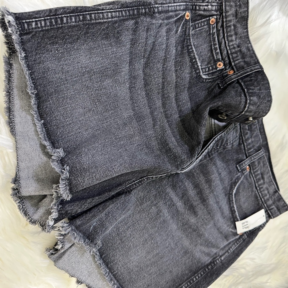 Black Gap denim shorts